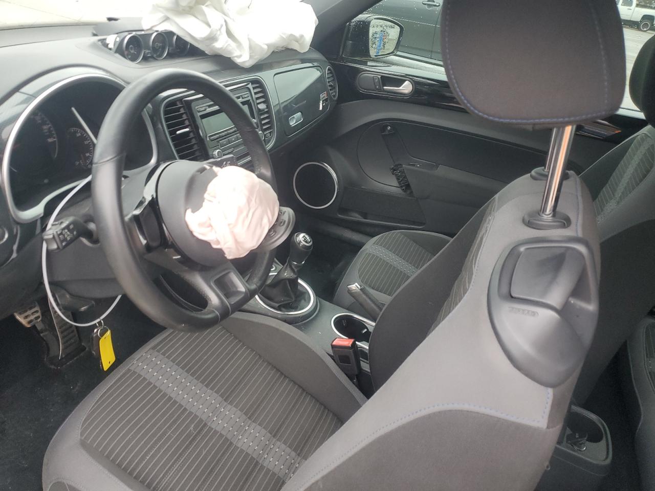 2012 Volkswagen Beetle - Image 8