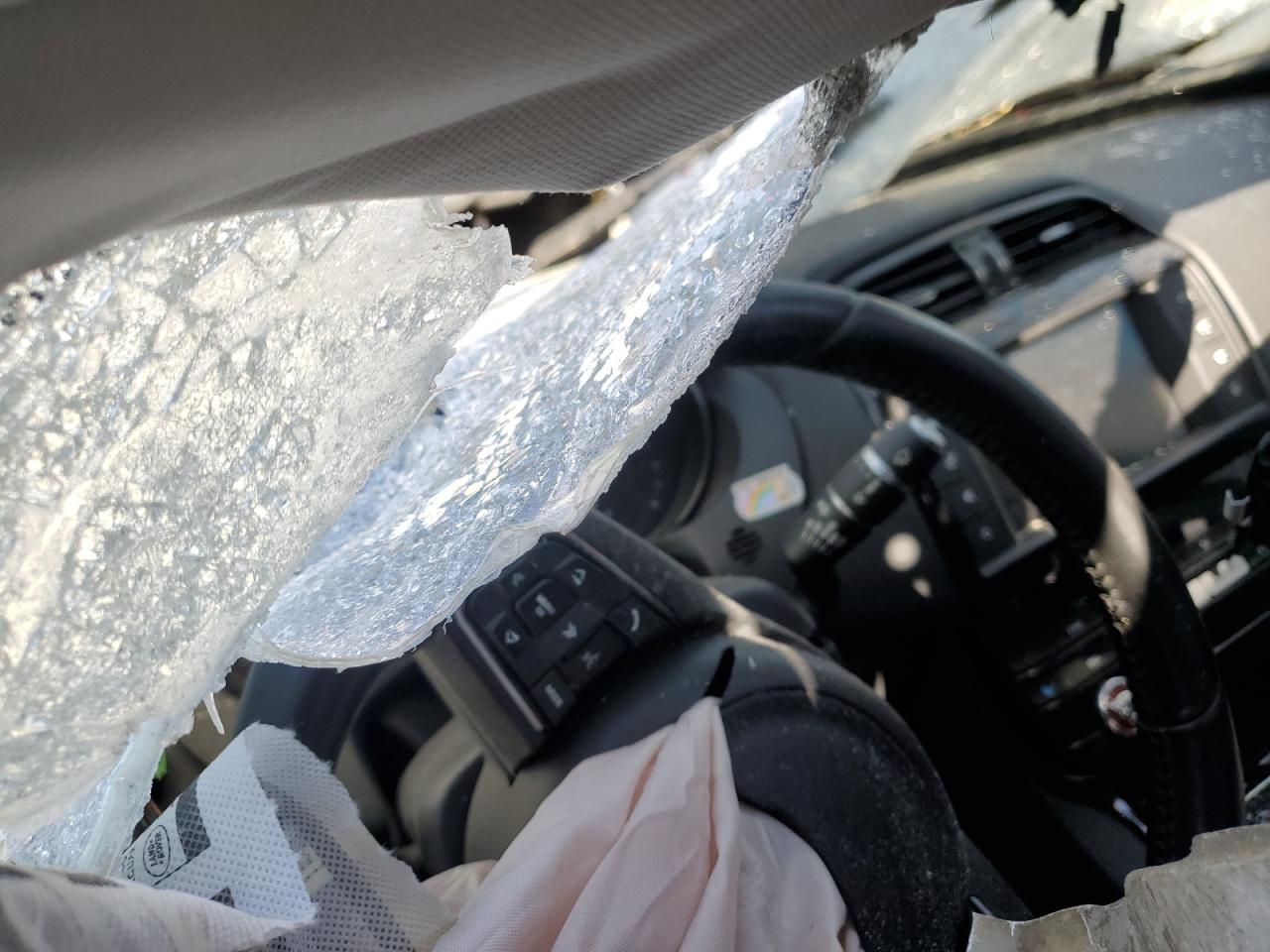 2017 Jaguar XE - Image 9