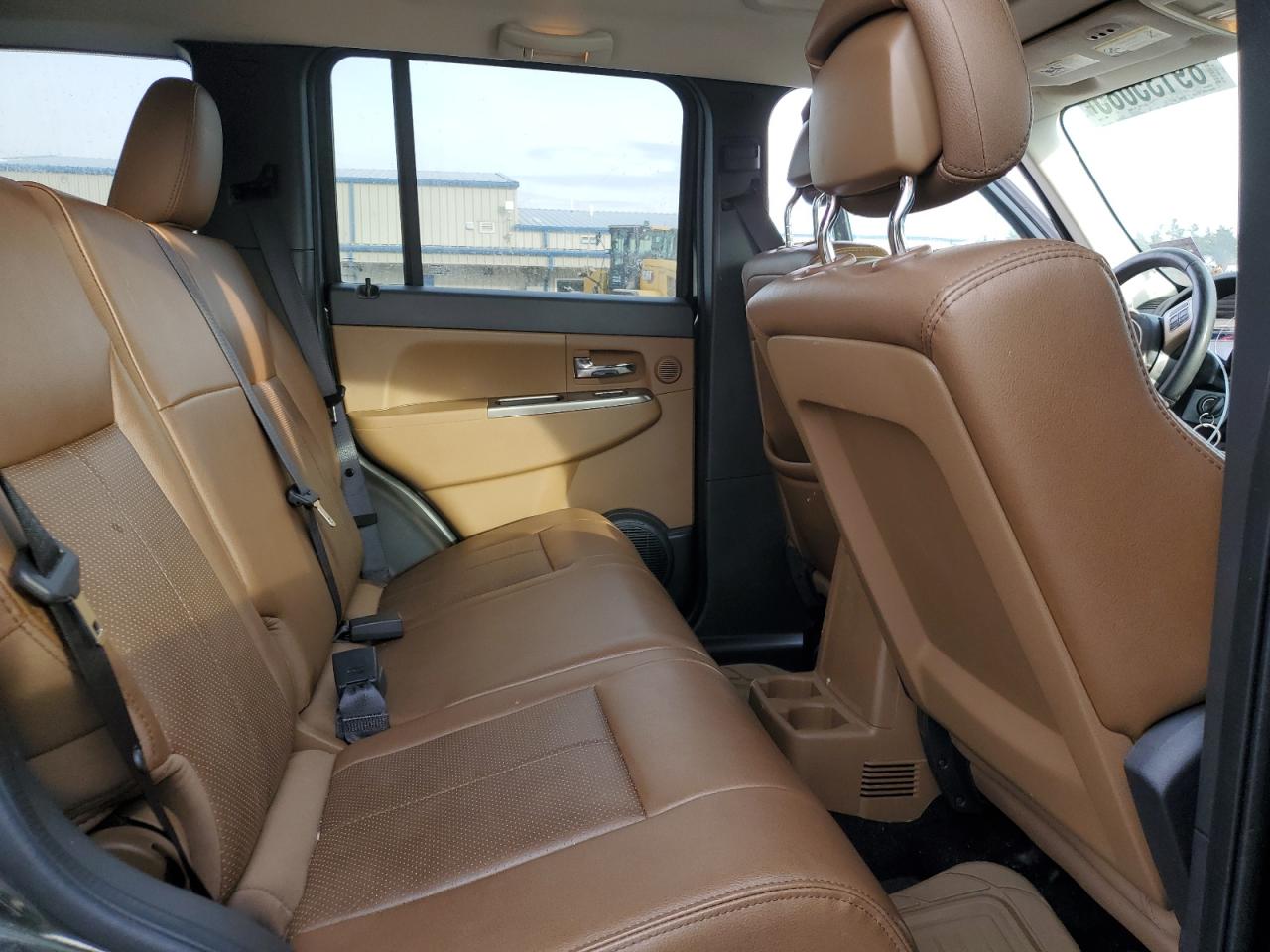 2012 Jeep Liberty (North America) - Image 10