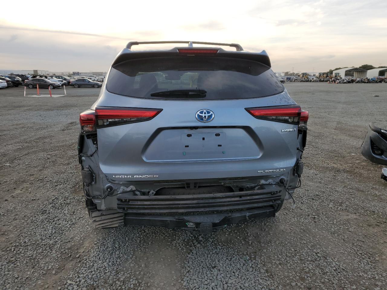 2021 Toyota Highlander - Image 6