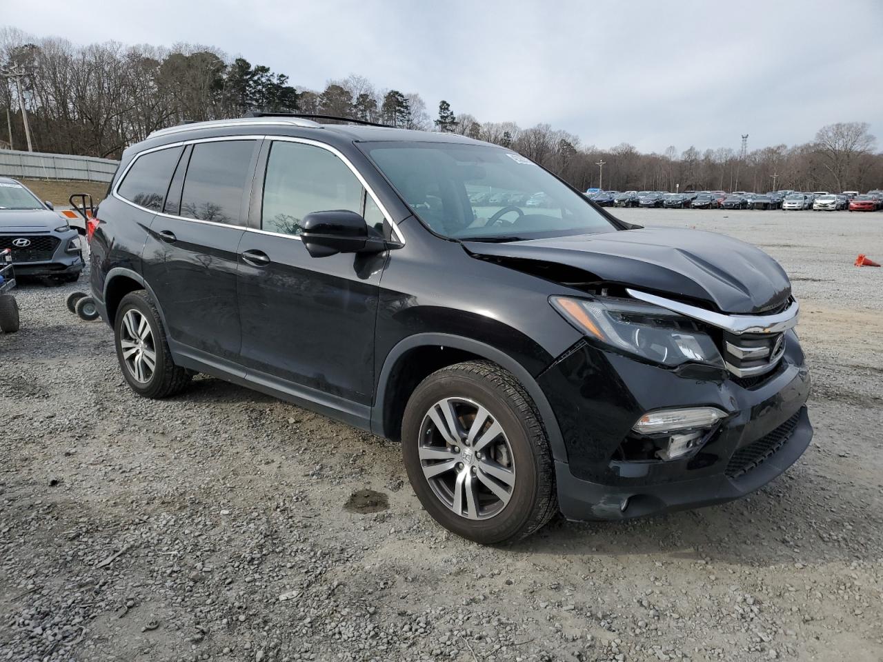 2017 Honda Pilot - Image 4