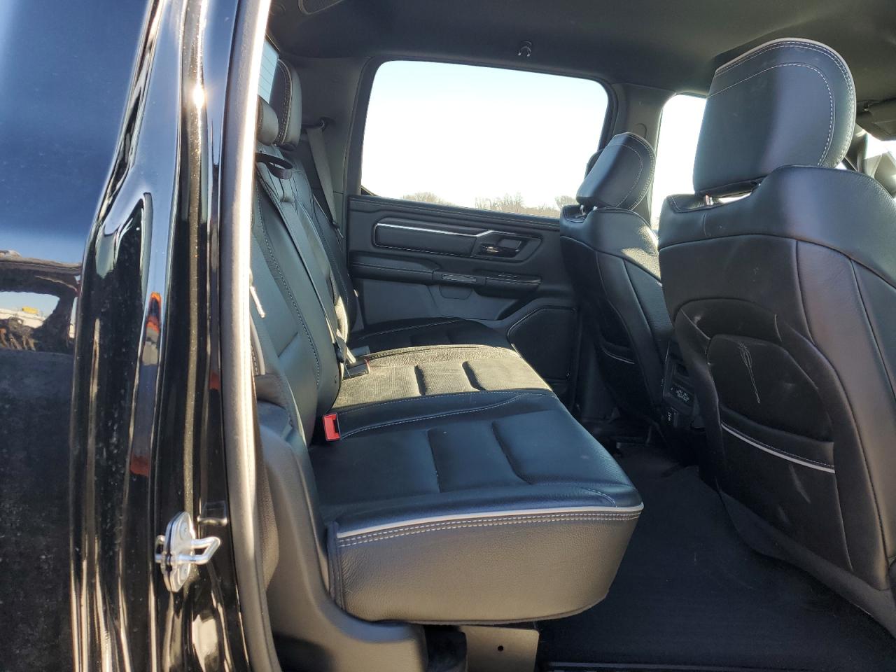 2022 RAM 1500 - Image 10