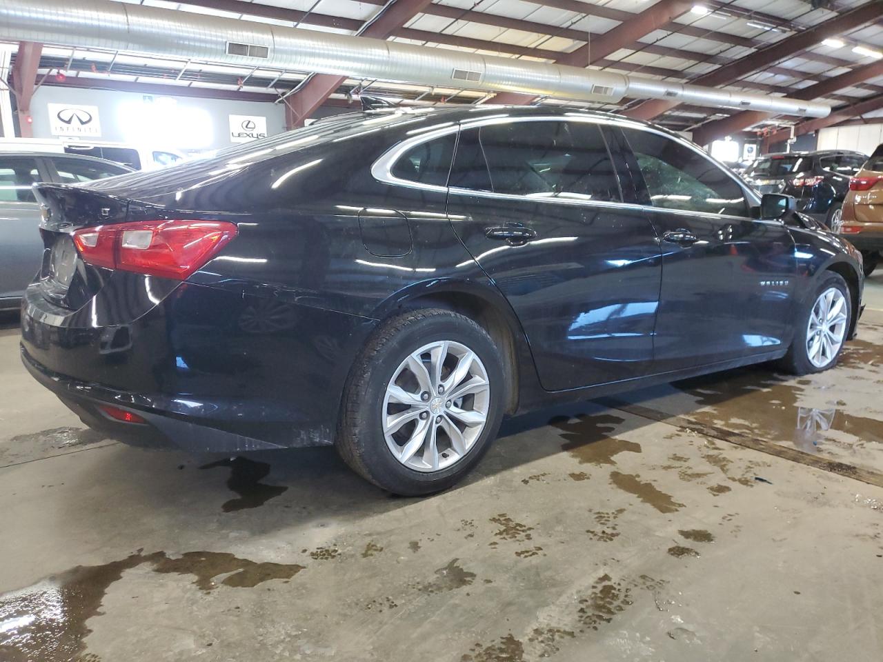 2023 Chevrolet Malibu - Image 3