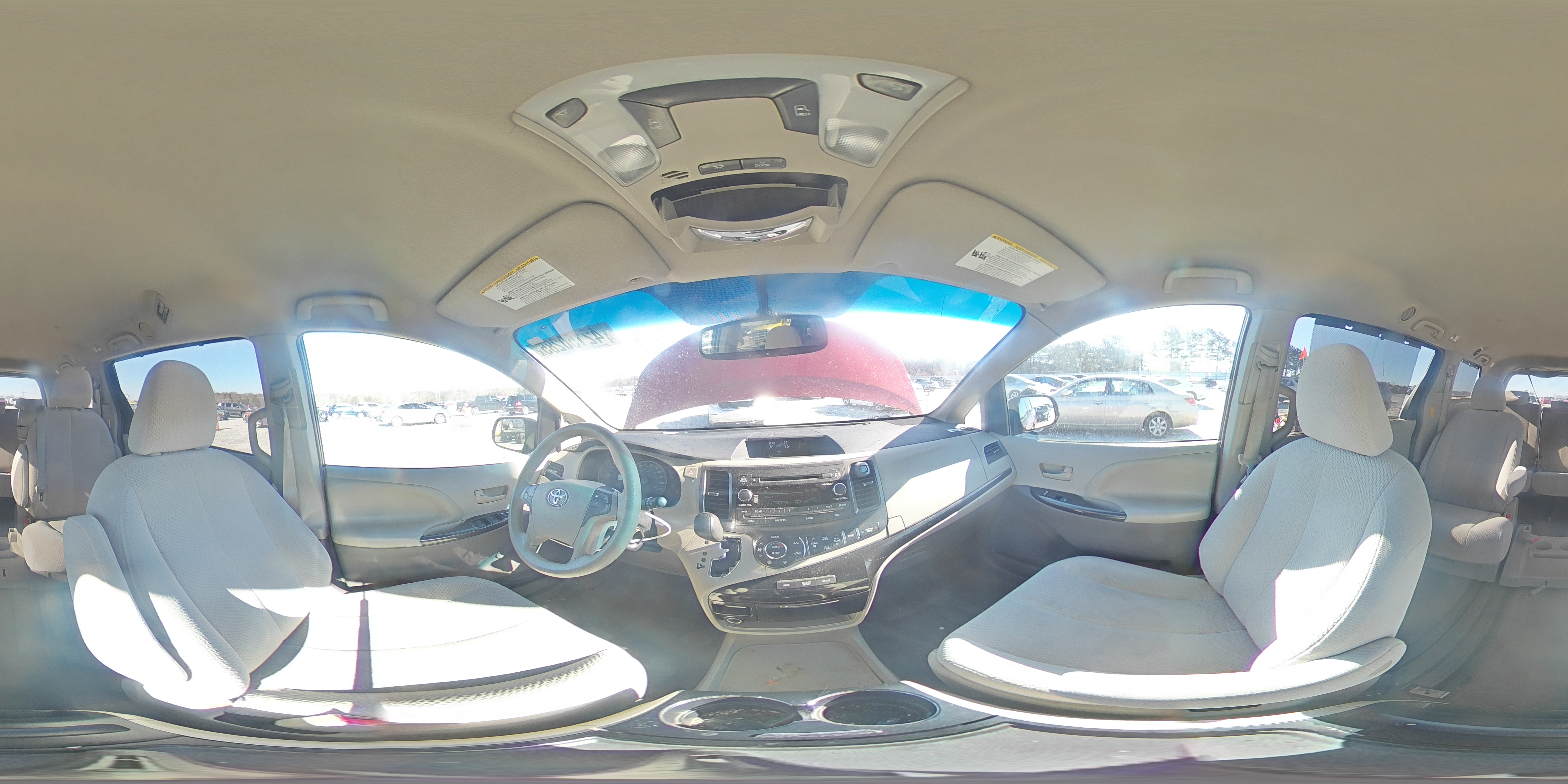 2014 Toyota Sienna - Image 13