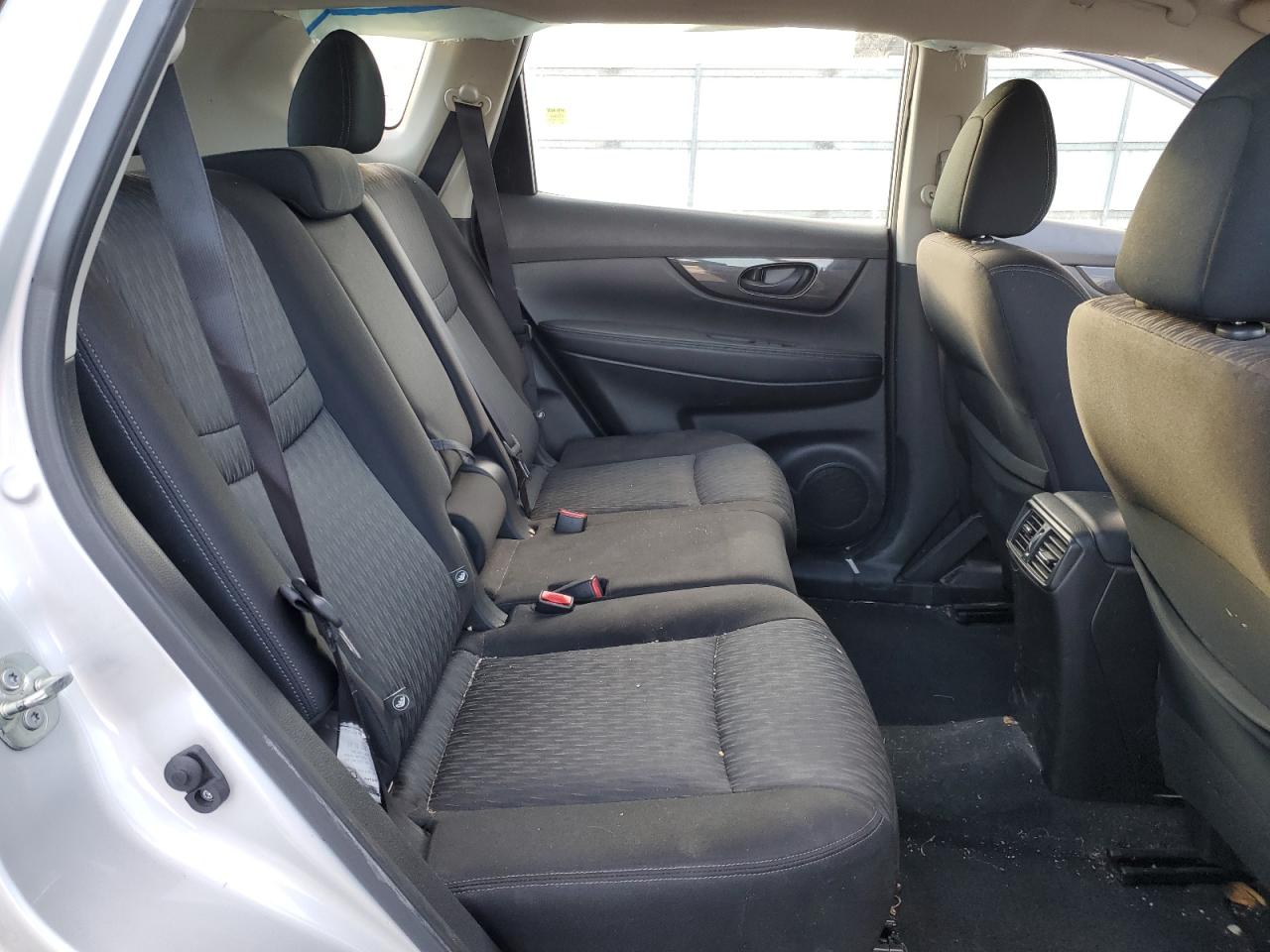2020 Nissan Rogue - Image 12
