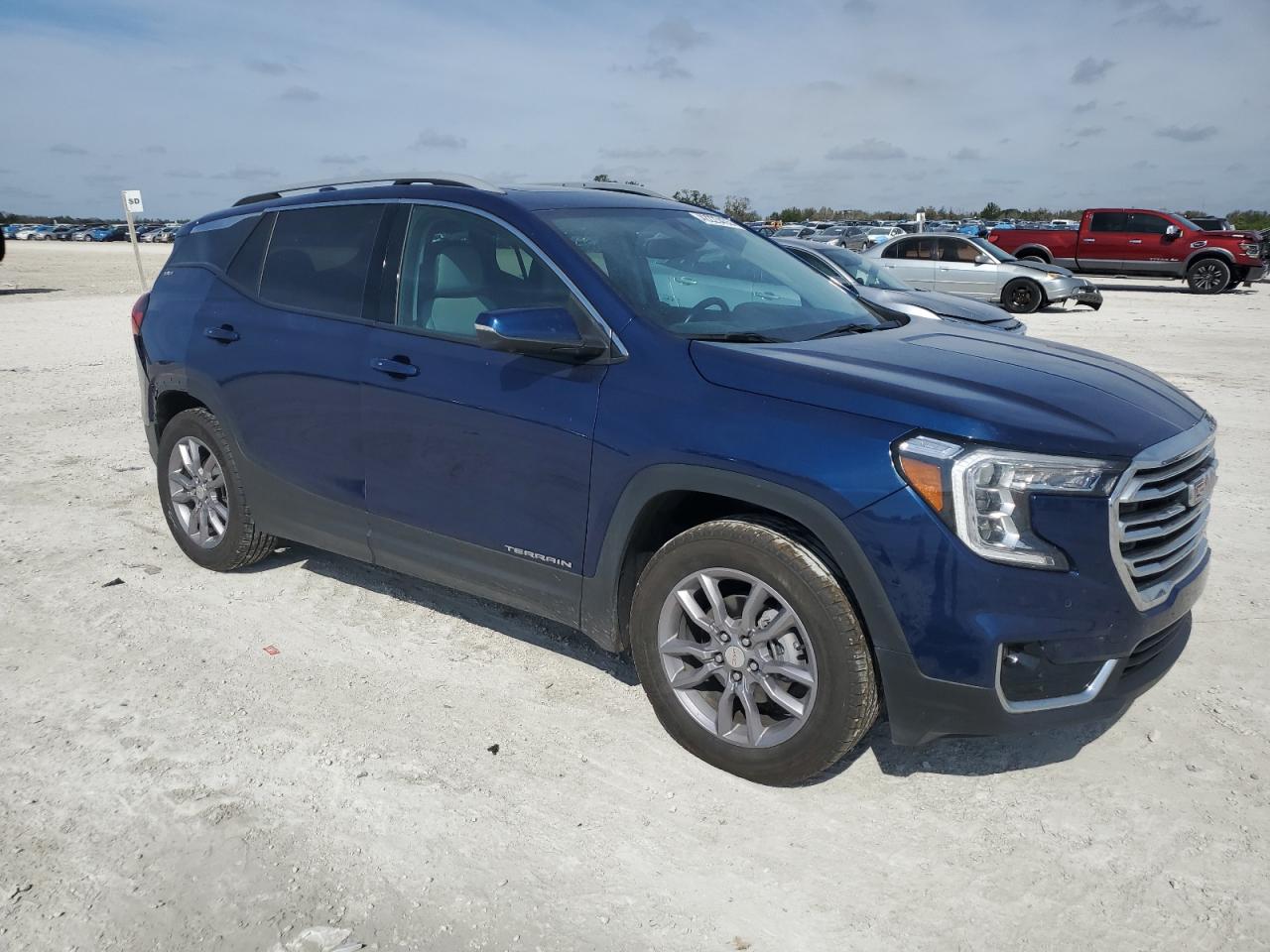 2022 GMC Terrain - Image 4