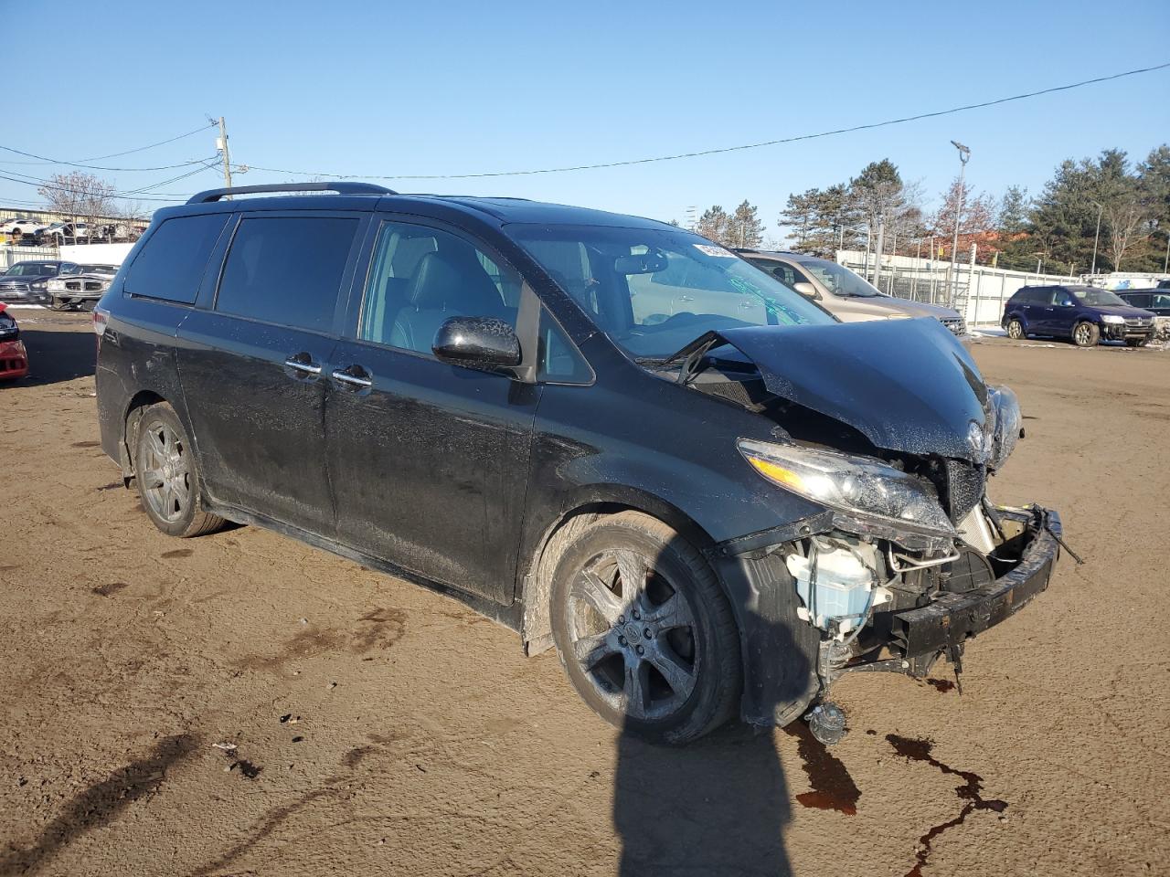 2017 Toyota Sienna - Image 4