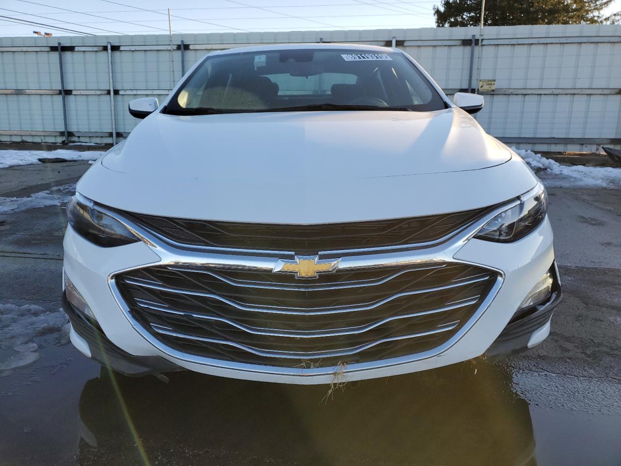 2023 Chevrolet Malibu - Image 5