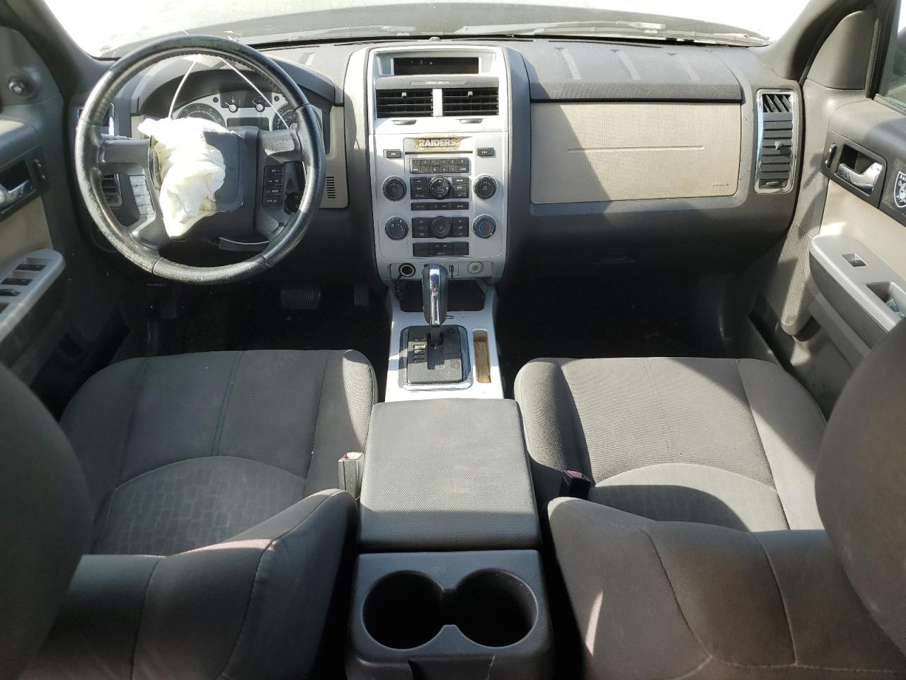 2010 Mercury Mariner - Image 8