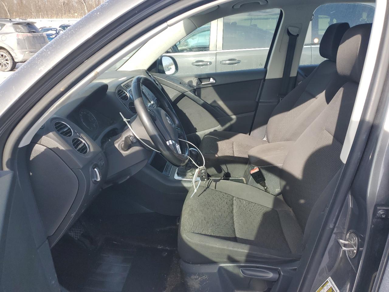 2015 Volkswagen Tiguan - Image 7