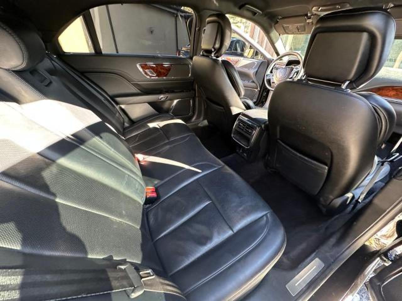 2017 Lincoln Continental - Image 6