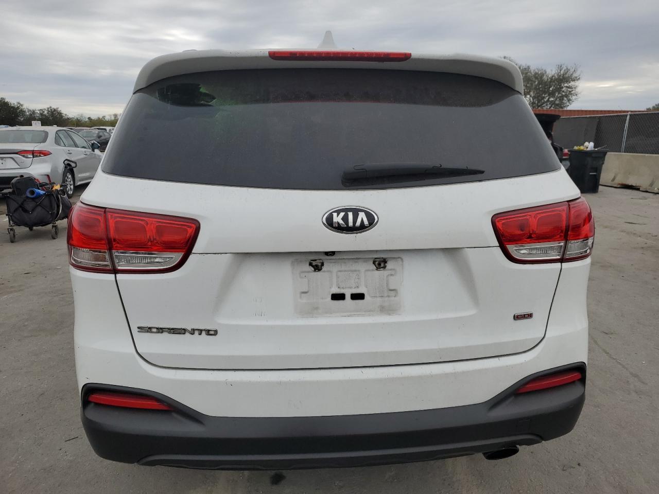 2016 Kia Sorento - Image 6