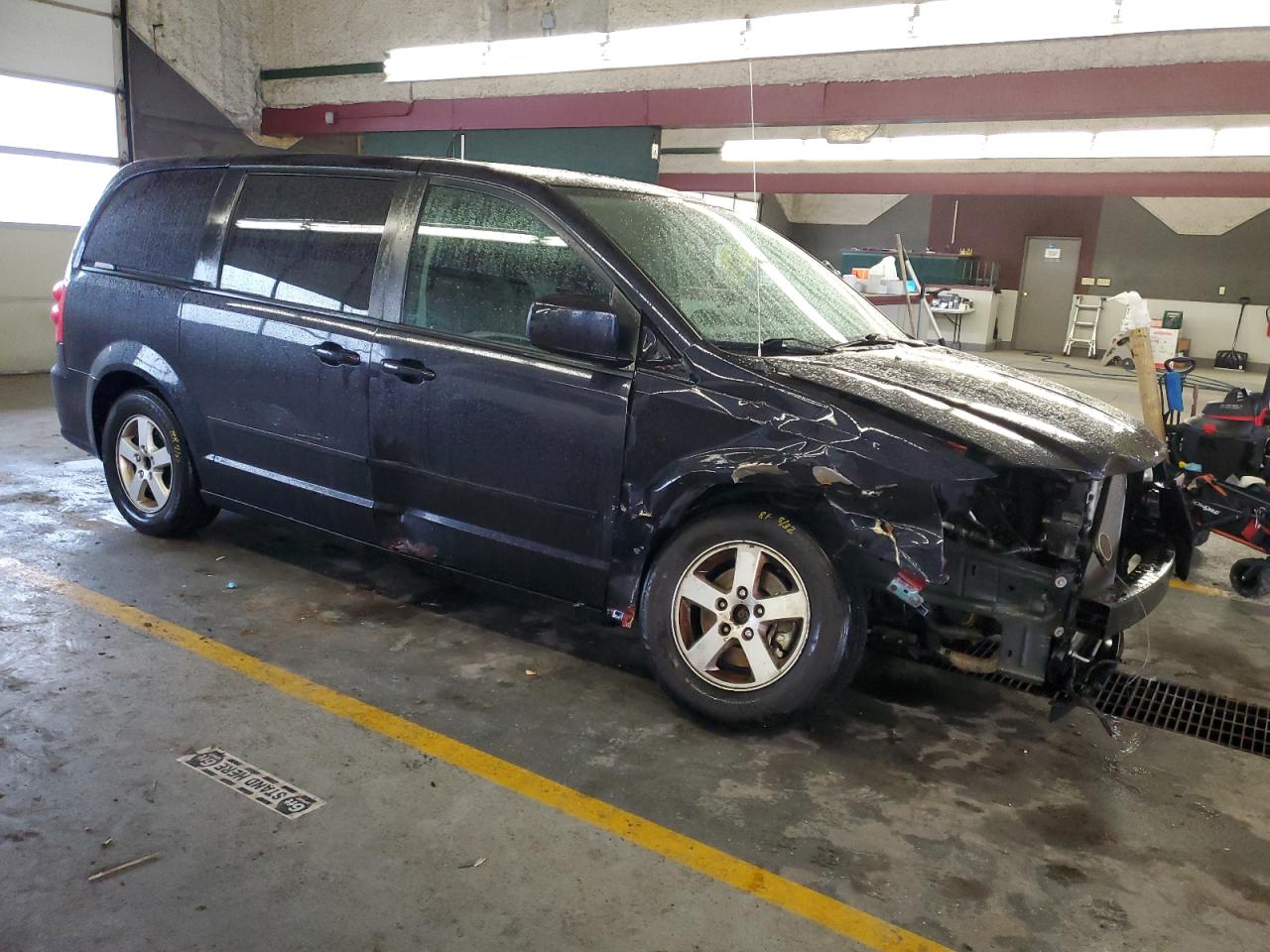 2011 Dodge Caravan - Image 4