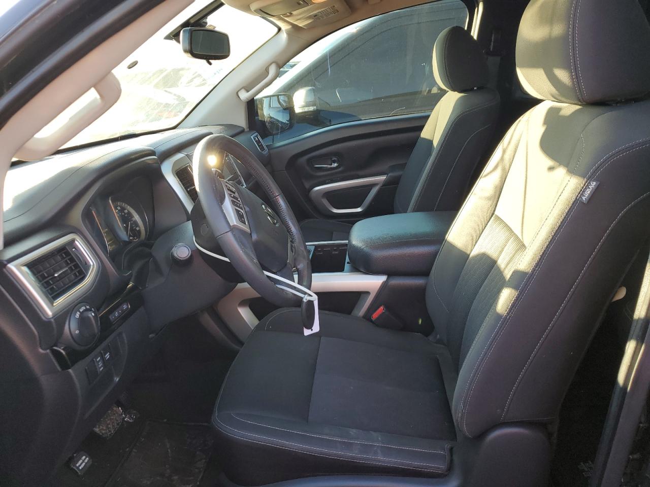 1N6AA1C61JN534486 NISSAN TITAN 2018