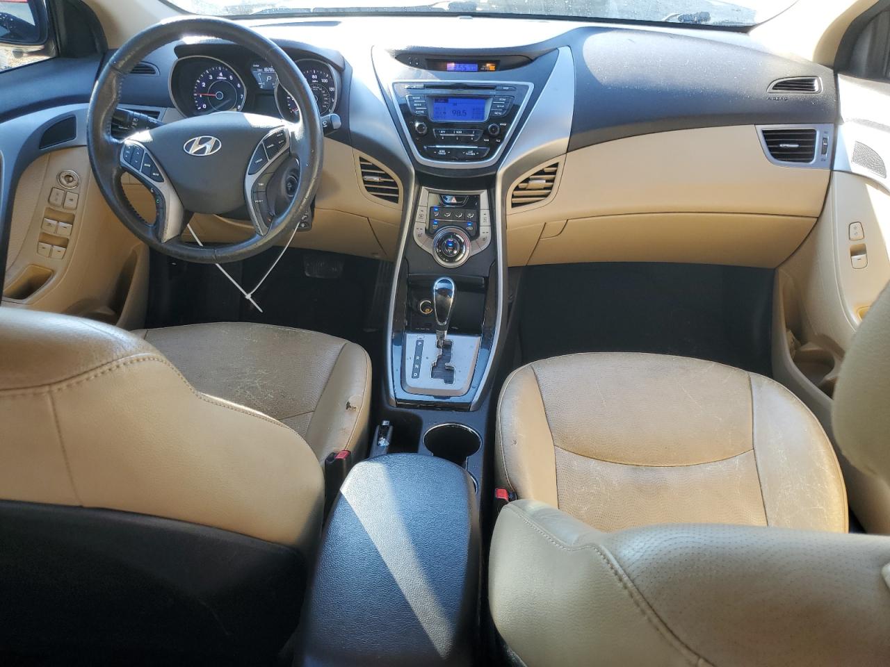 2013 Hyundai Elantra - Image 8