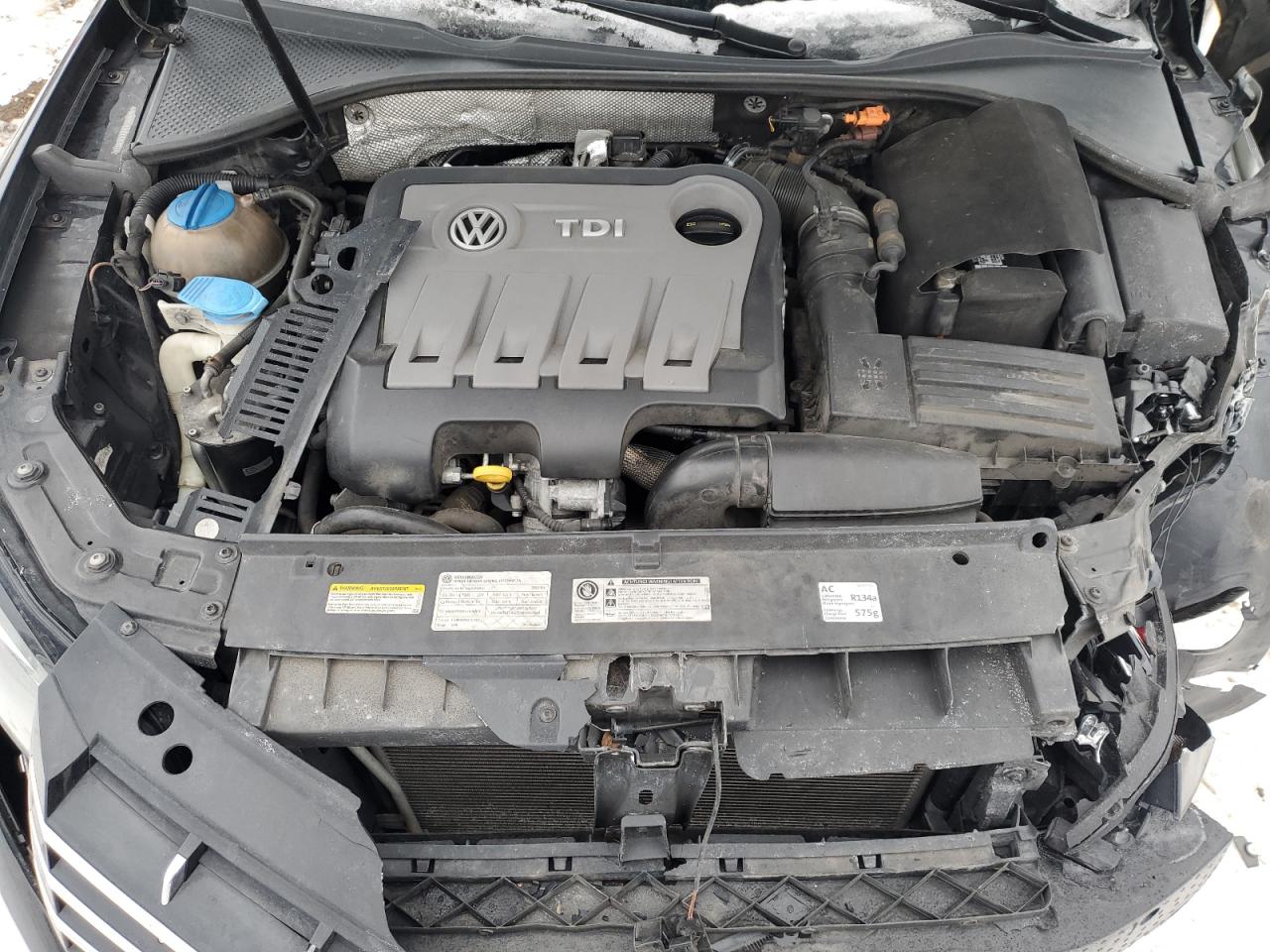 2014 Volkswagen Passat - Image 11