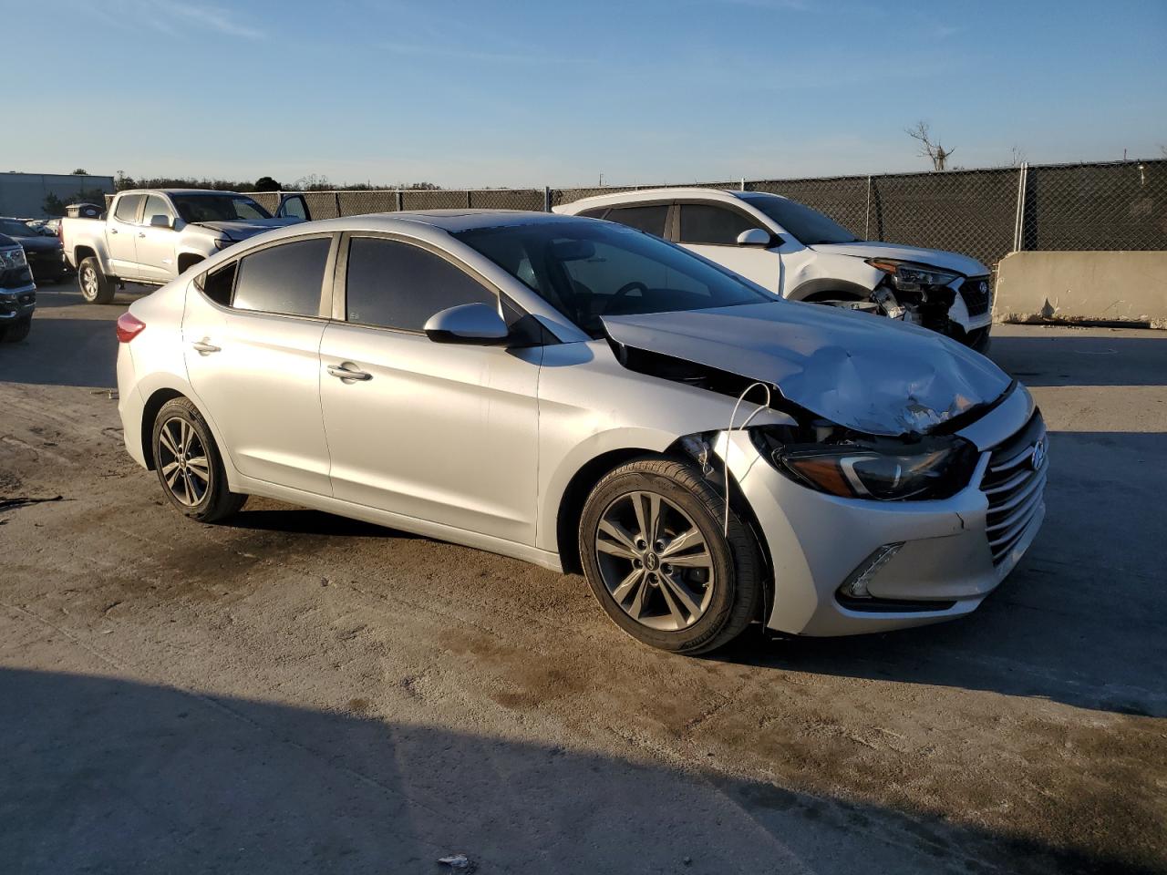 2018 Hyundai Elantra - Image 4