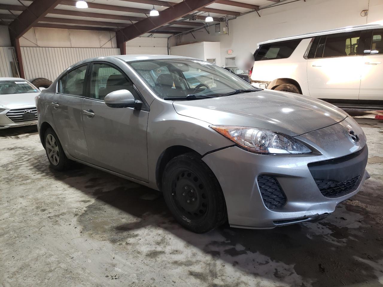 2013 Mazda 3 - Image 4