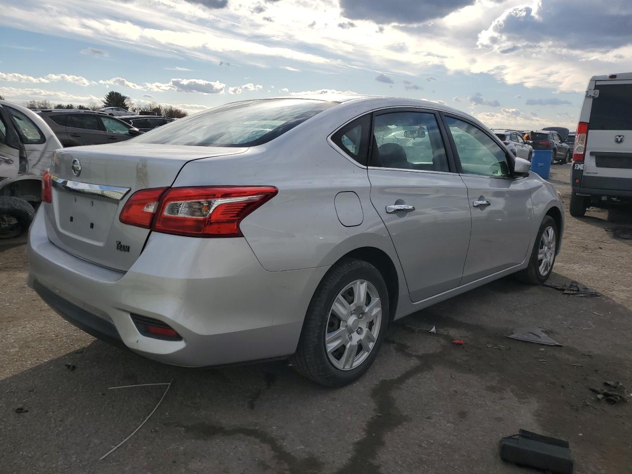 2017 Nissan Sentra - Image 3