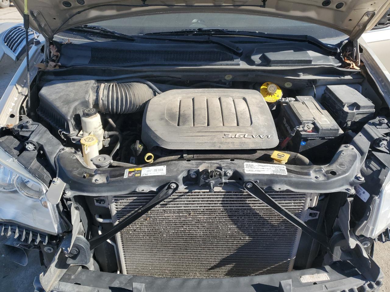 2016 Chrysler Town & Country - Image 13