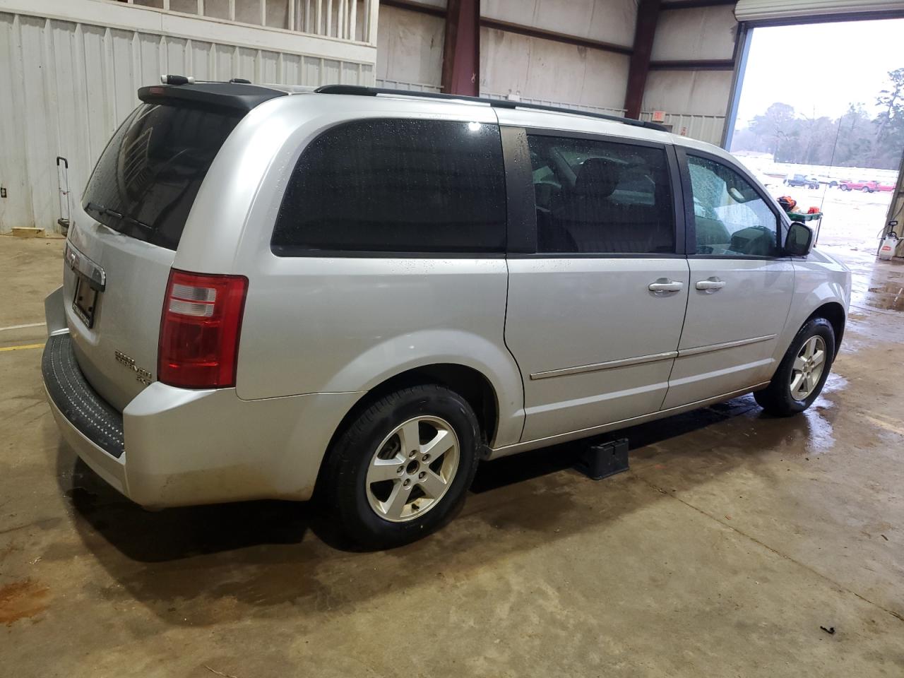 2010 Dodge Caravan - Image 3