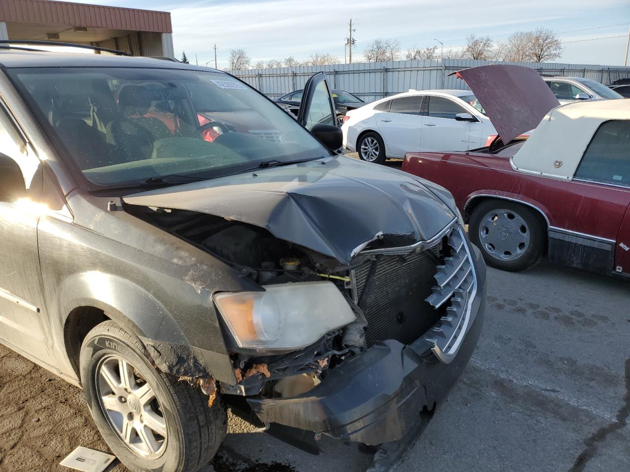 2009 Chrysler Town & Country - Image 12