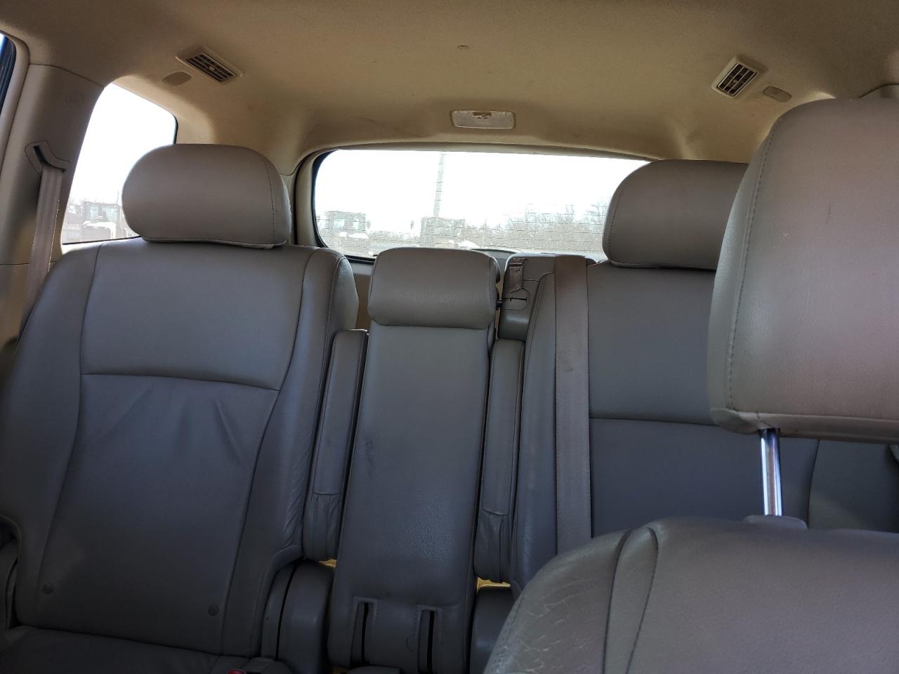 2010 Toyota Highlander - Image 10