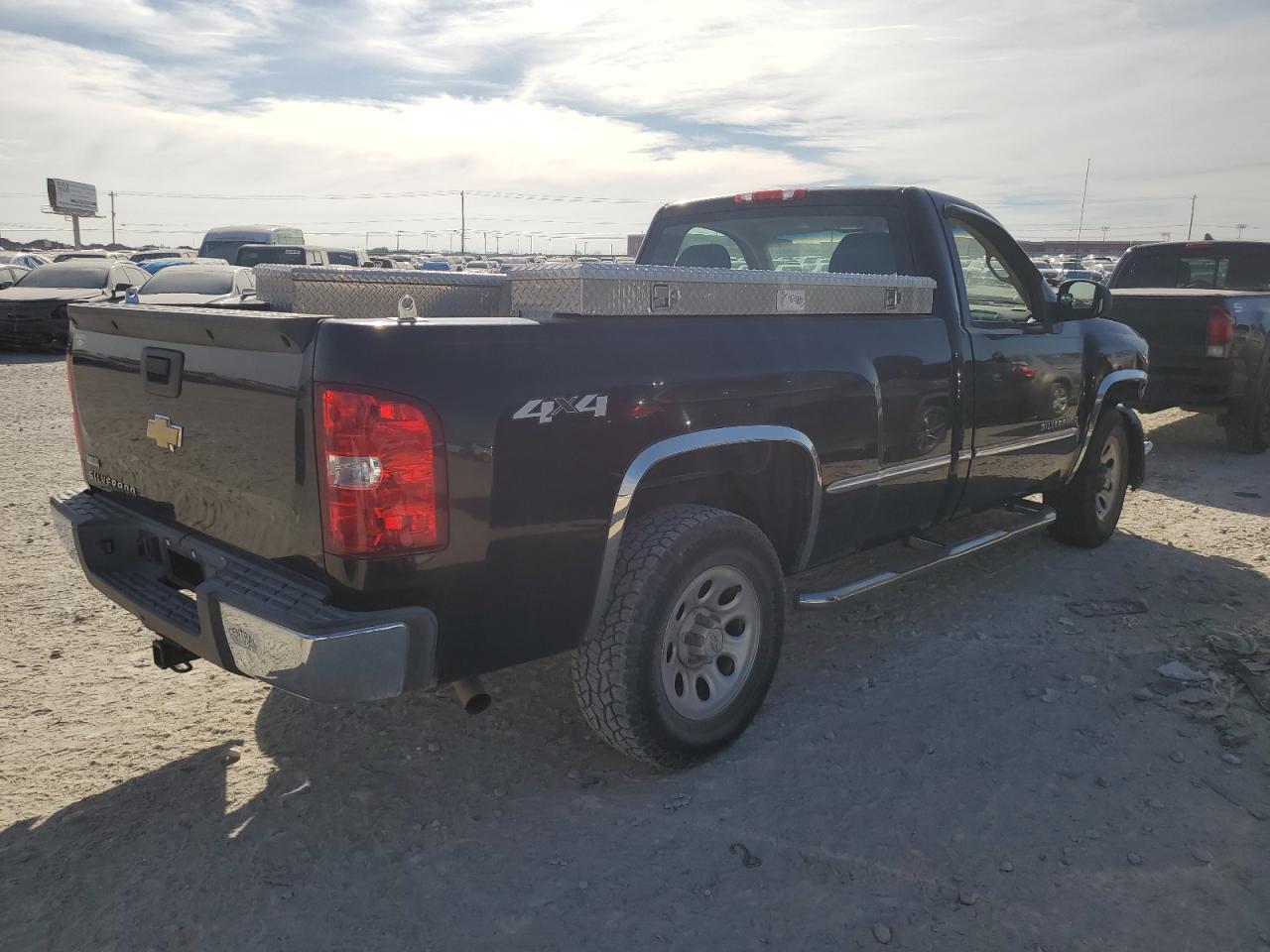 2007 Chevrolet Silverado - Image 3