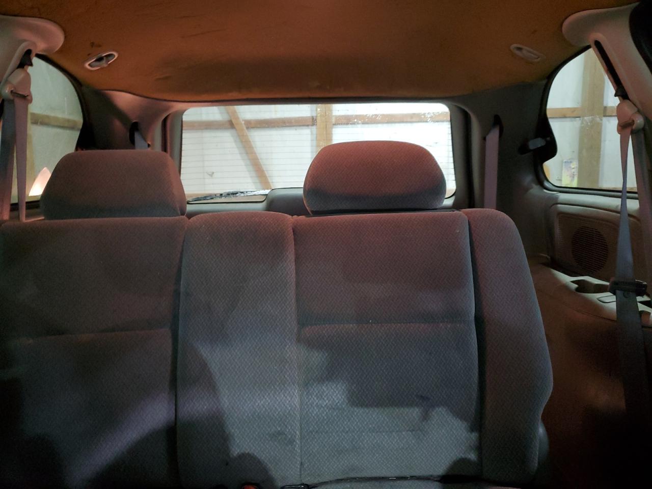 2005 Chrysler Town & Country - Image 10