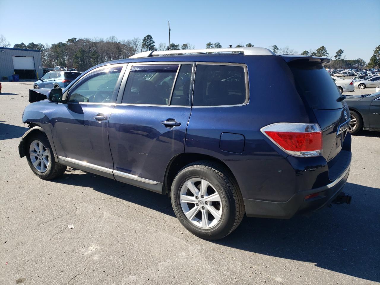 2013 Toyota Highlander - Image 2