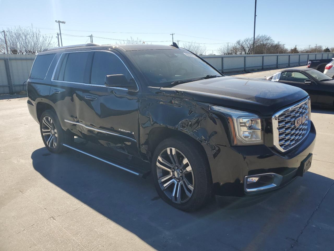 2019 GMC Yukon - Image 4