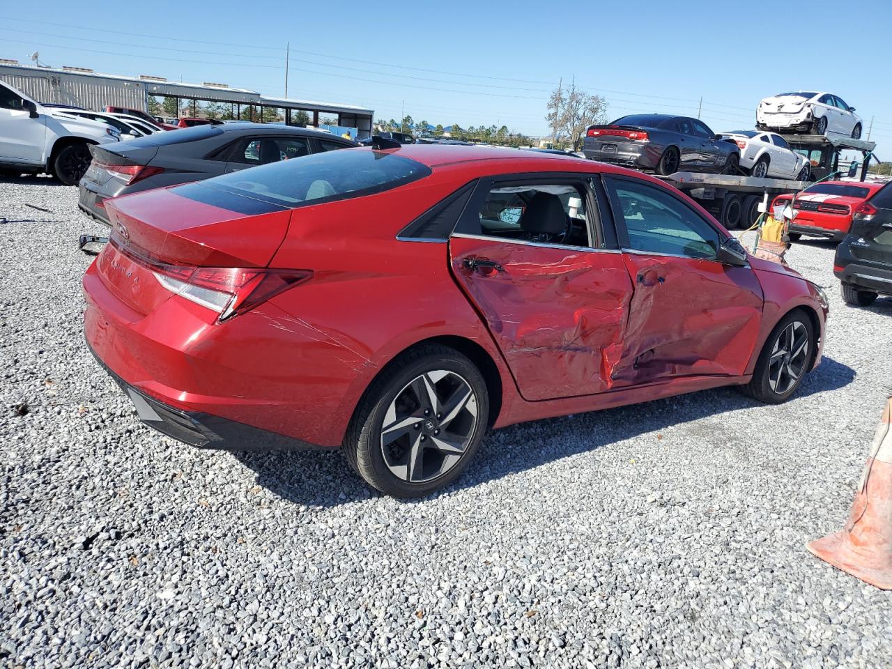 2021 Hyundai Elantra - Image 3