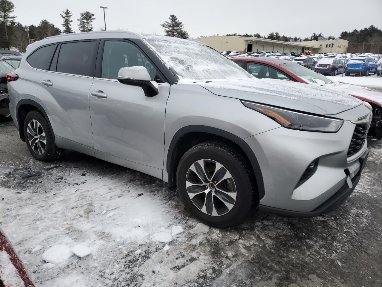 2022 Toyota Highlander - Image 4