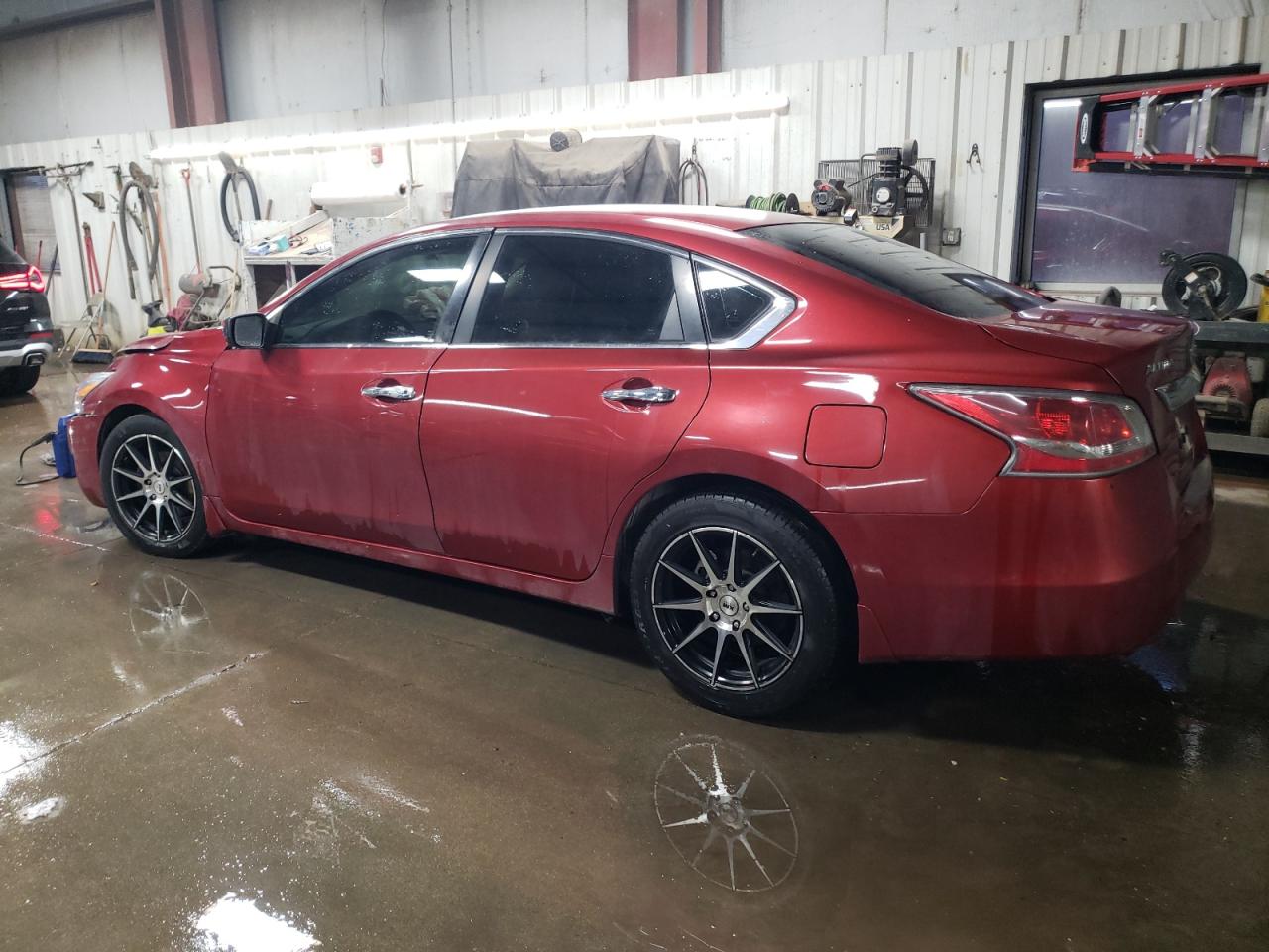 2015 Nissan Altima - Image 2