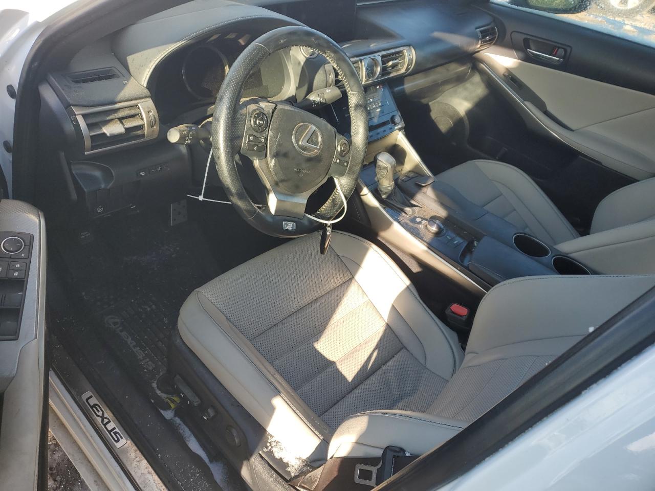 2014 Lexus IS - Image 8