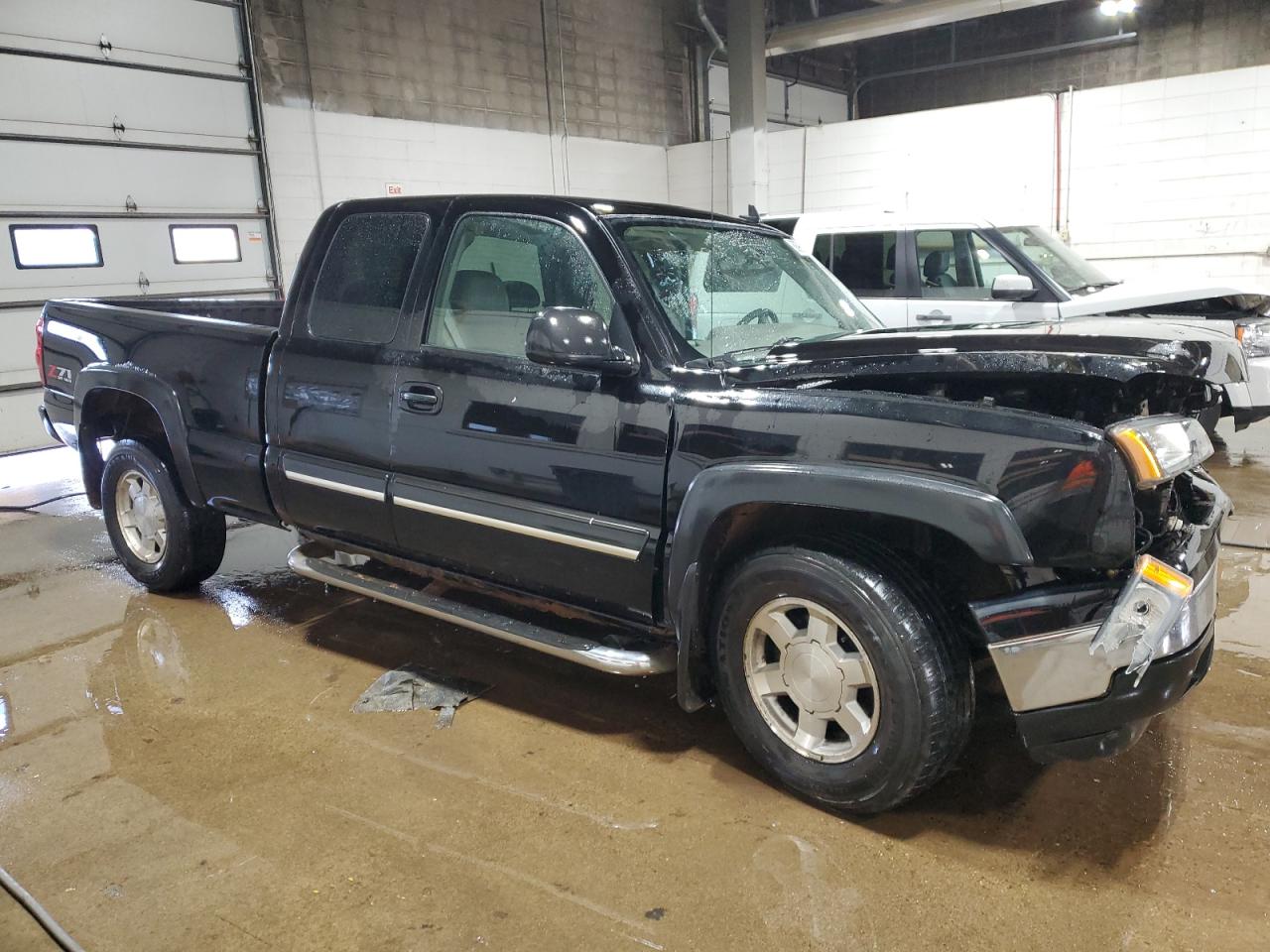 2006 Chevrolet Silverado - Image 4