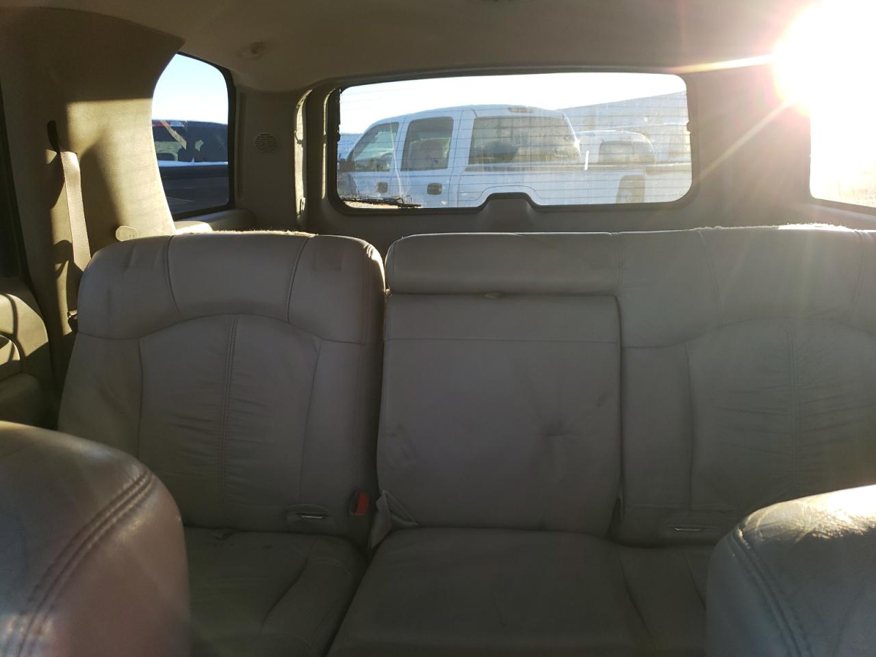 2002 Chevrolet Tahoe - Image 10