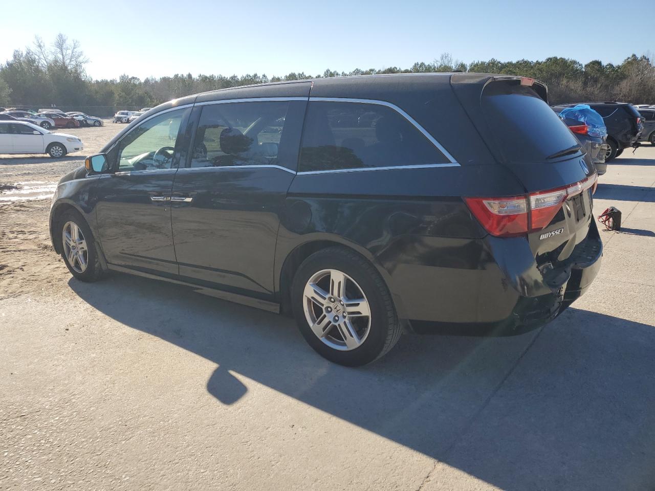 2011 Honda Odyssey - Image 2