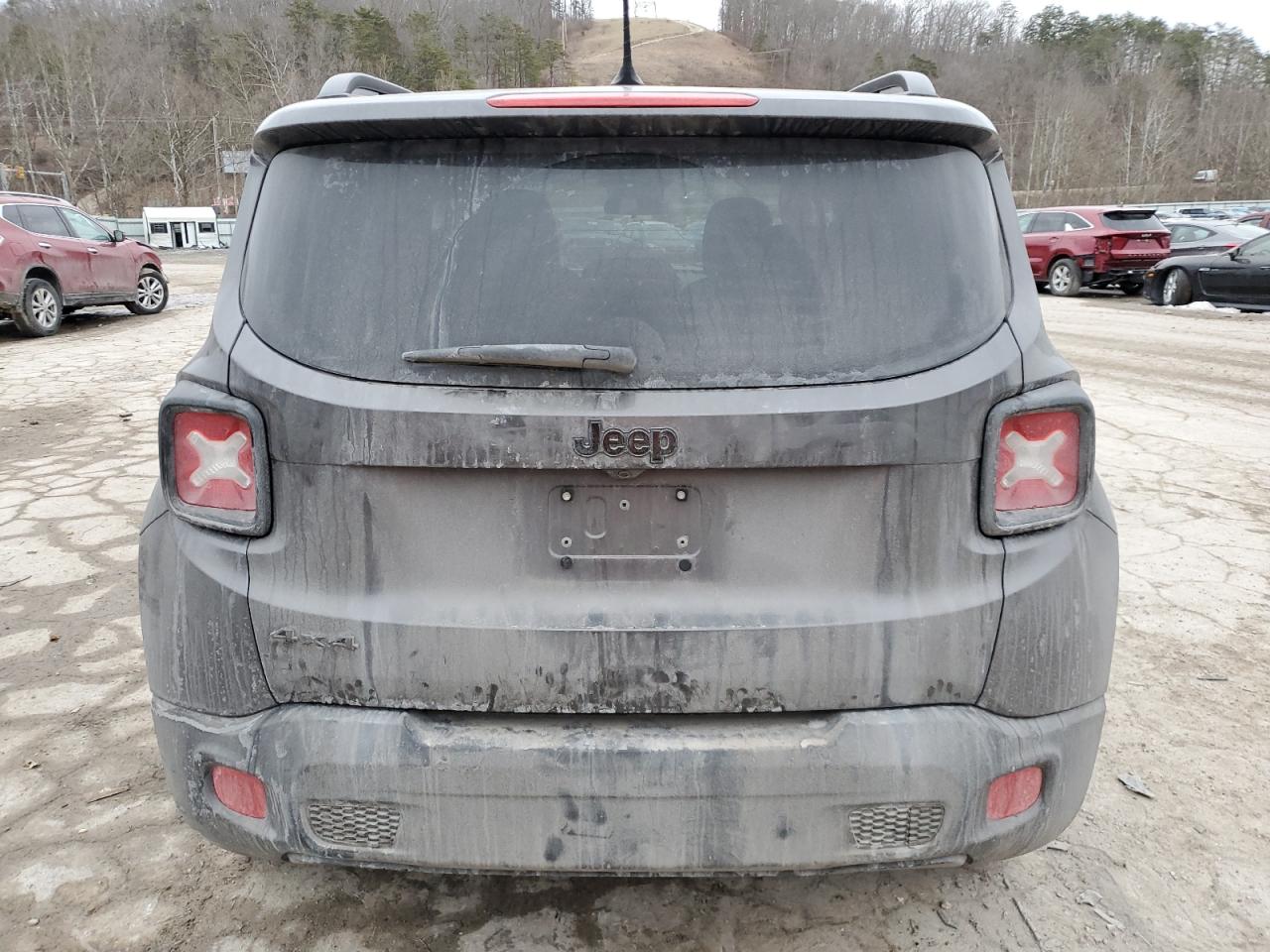 2017 Jeep Renegade - Image 6