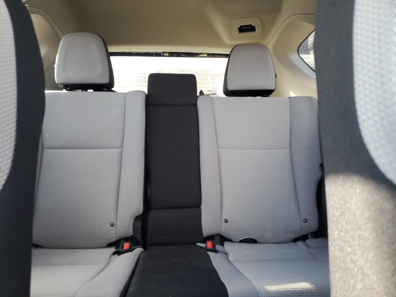 2016 Toyota RAV 4 - Image 10