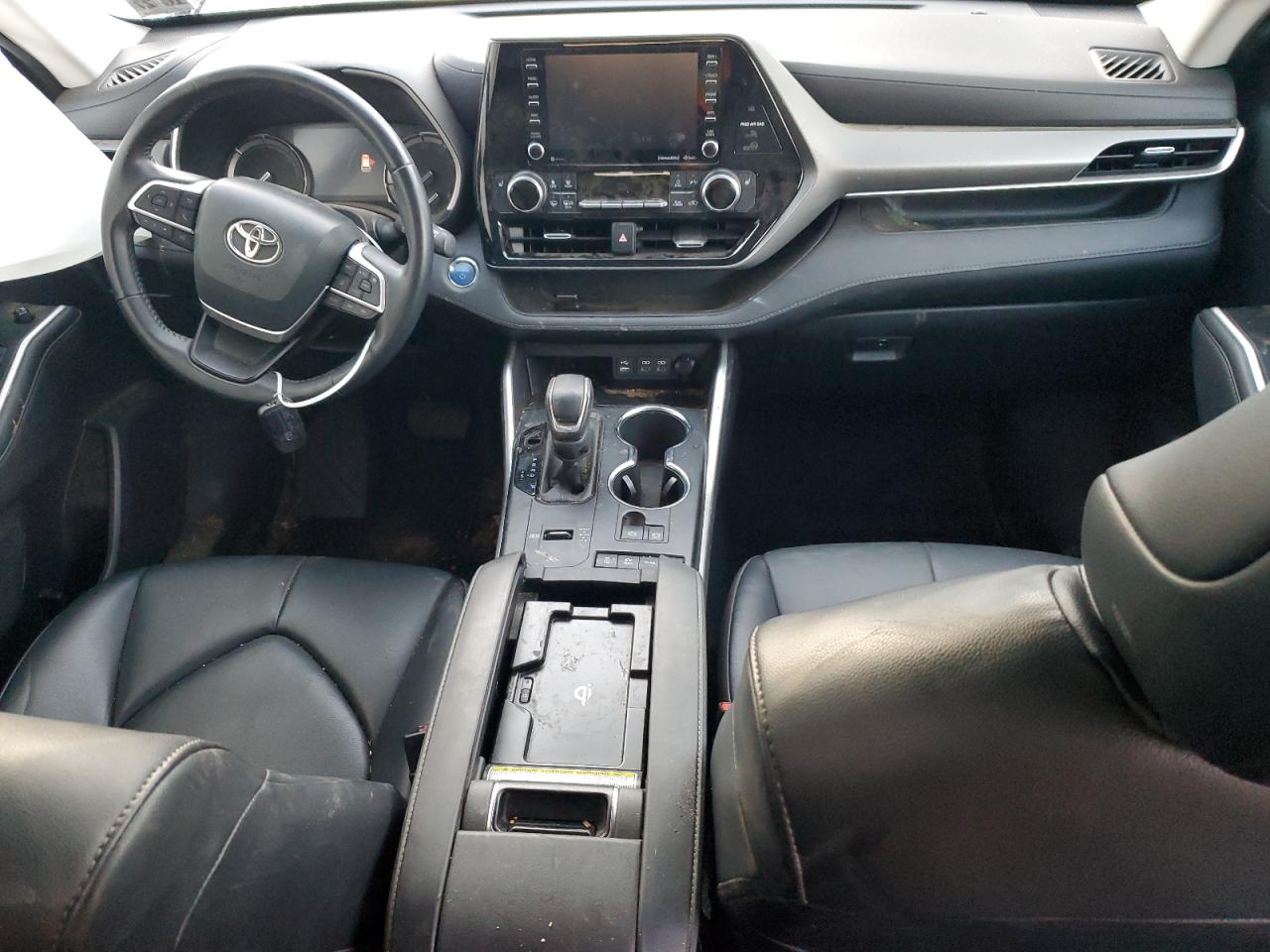 2022 Toyota Highlander - Image 8