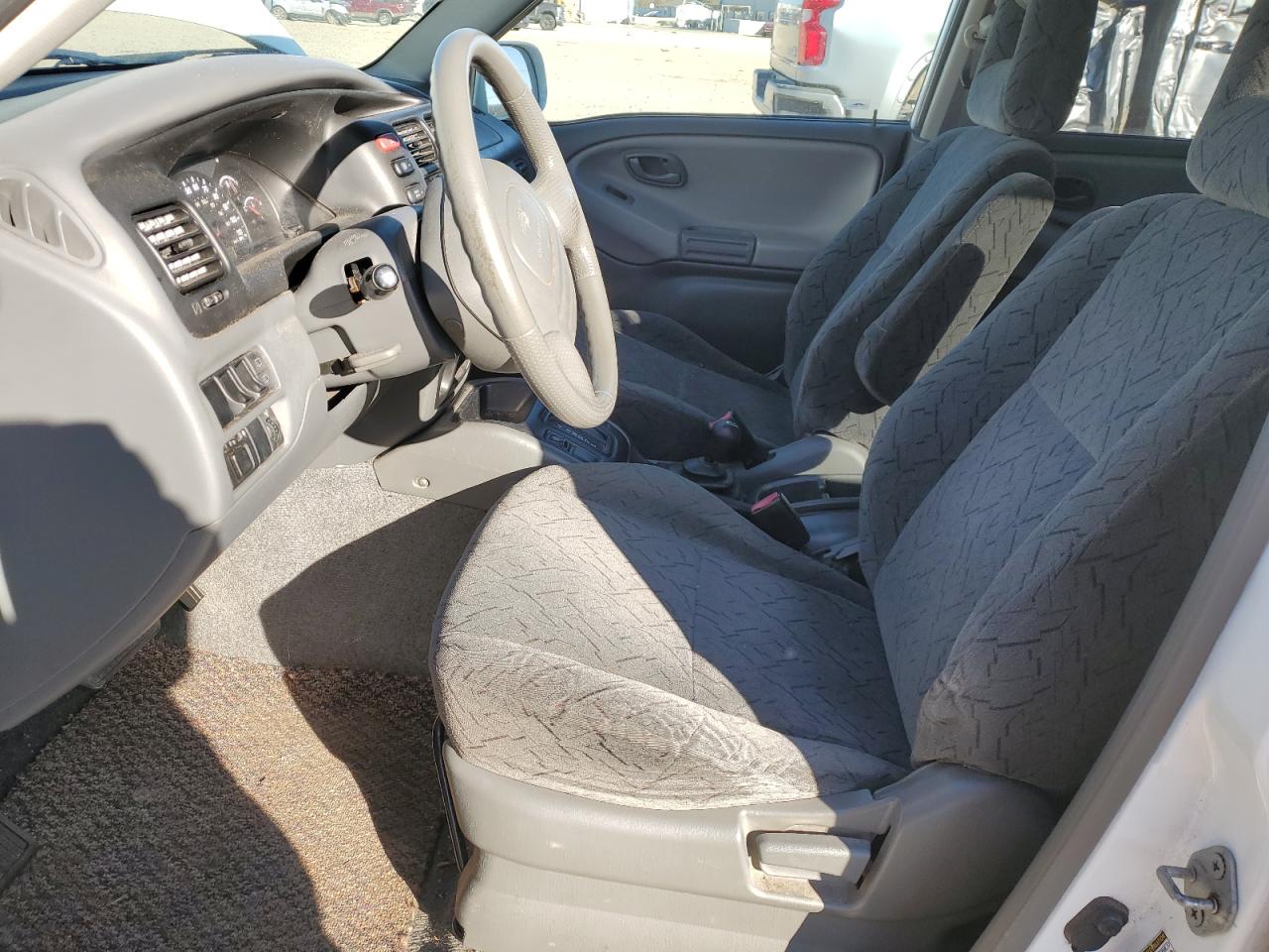 2004 Chevrolet Tracker - Image 7