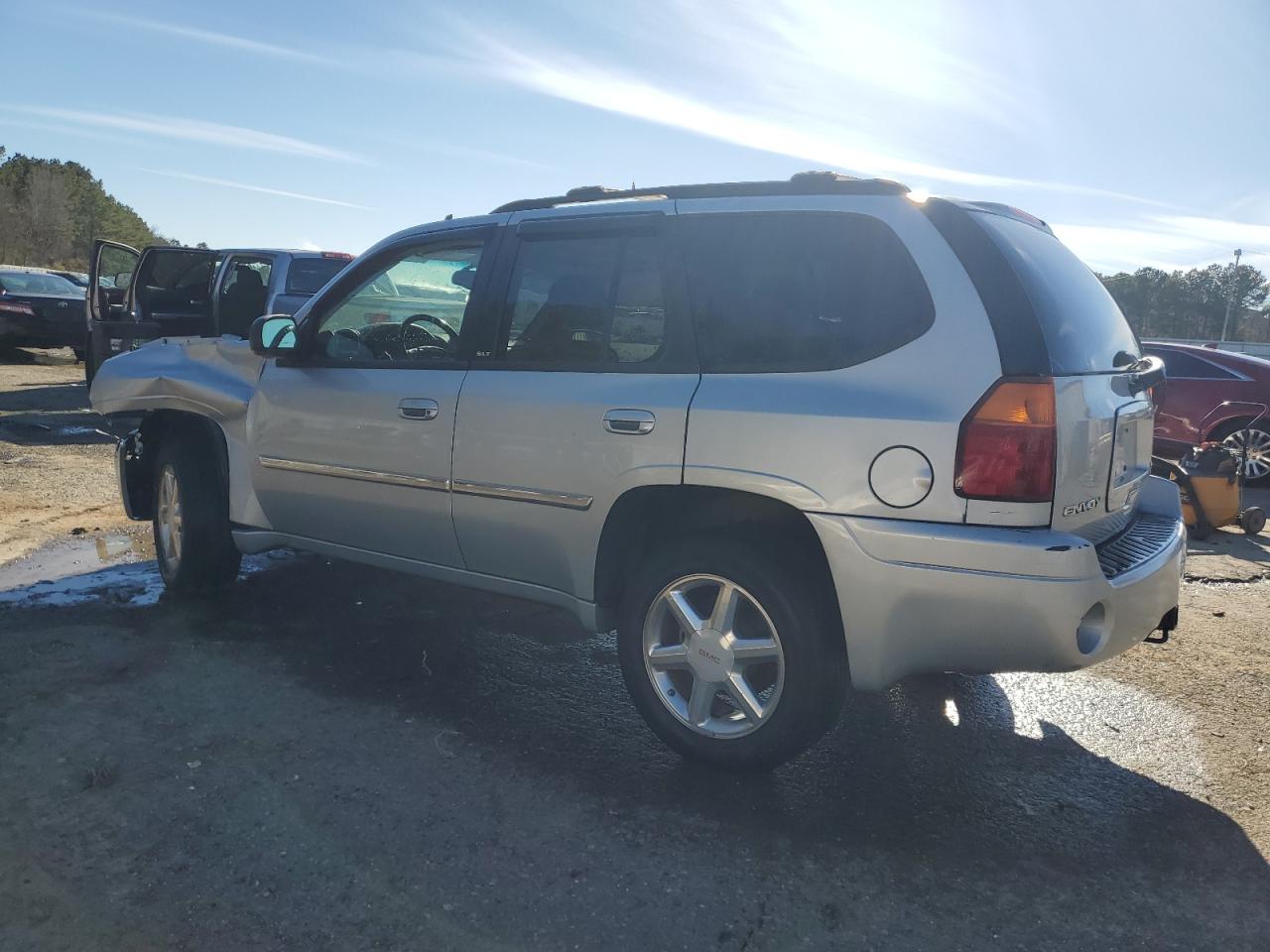 2007 GMC Envoy - Image 2