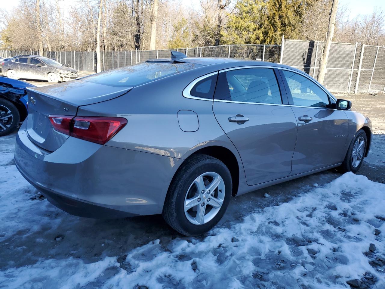 2023 Chevrolet Malibu - Image 3