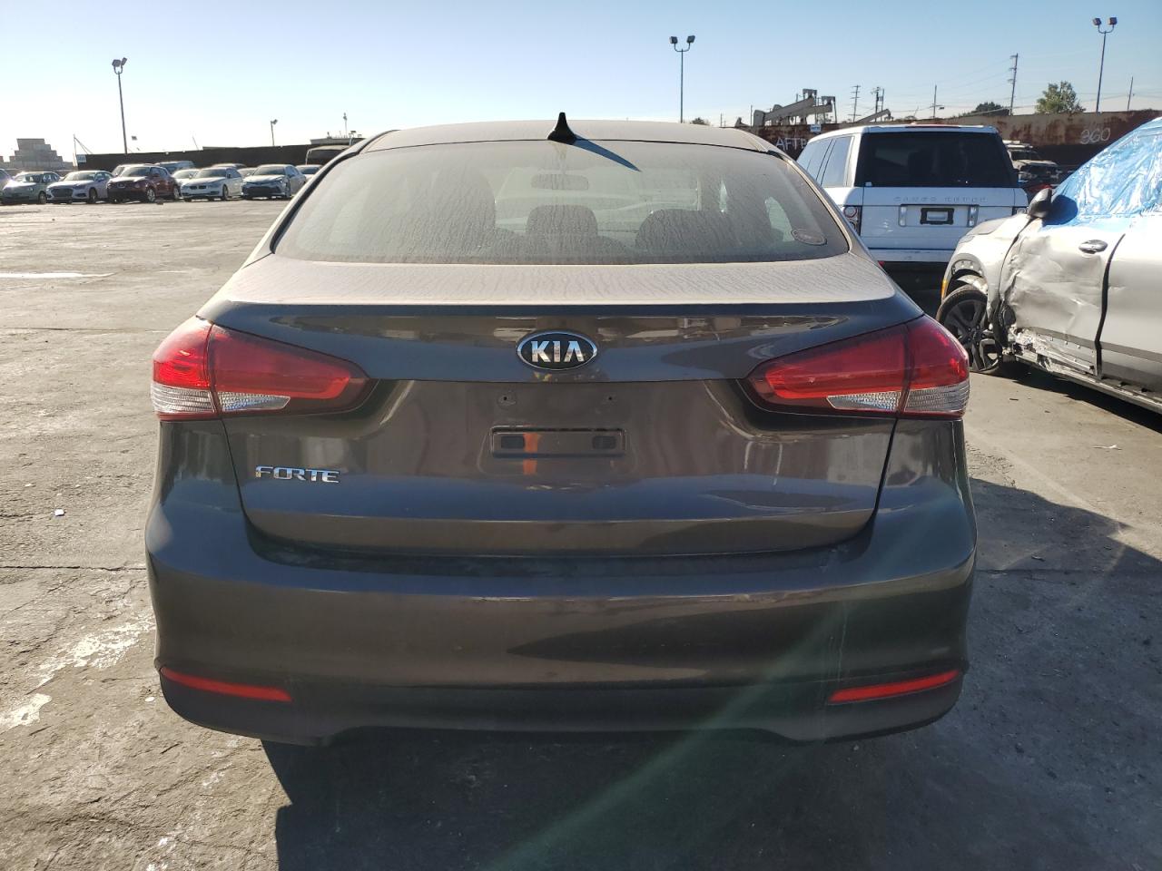 2017 Kia Forte - Image 6