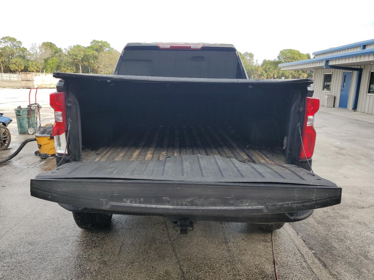 2022 Chevrolet Silverado - Image 6