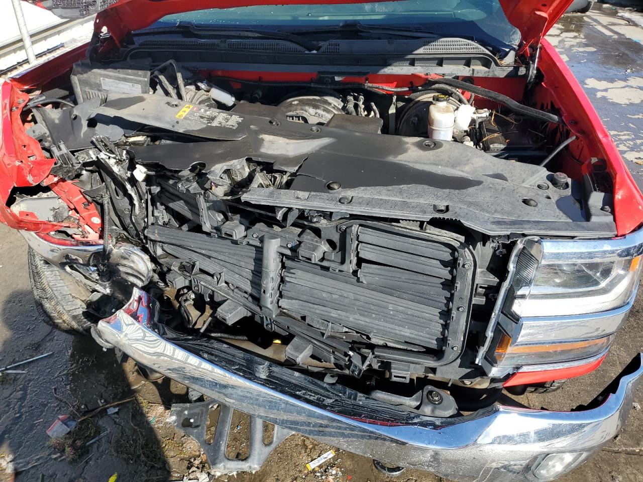 2018 Chevrolet Silverado - Image 11