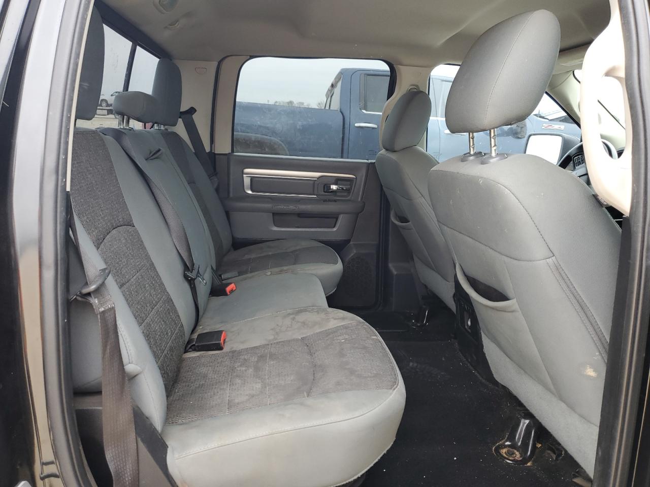 2015 RAM 1500 - Image 11