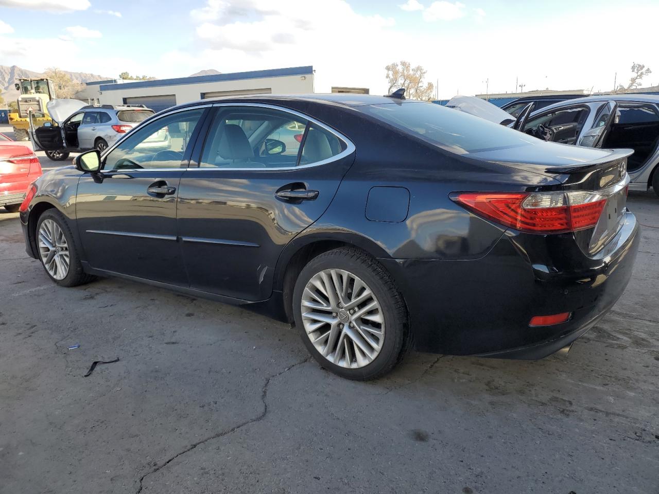 2013 Lexus ES - Image 2