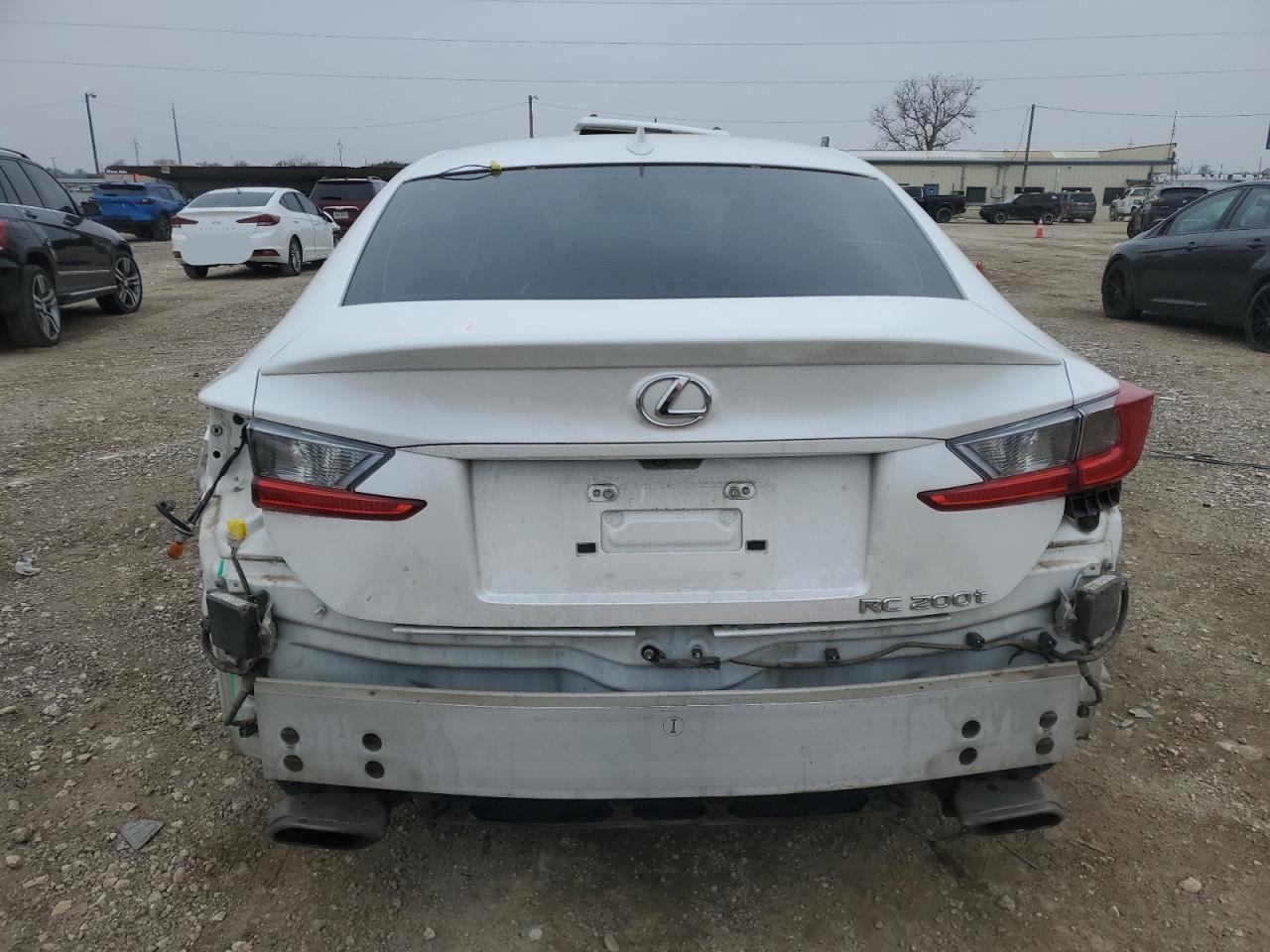 2016 Lexus RC - Image 6